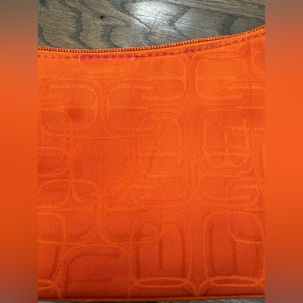 Express Orange Designer Shoulder Bag – Vibrant Chic Statement - Picture 4 of 6